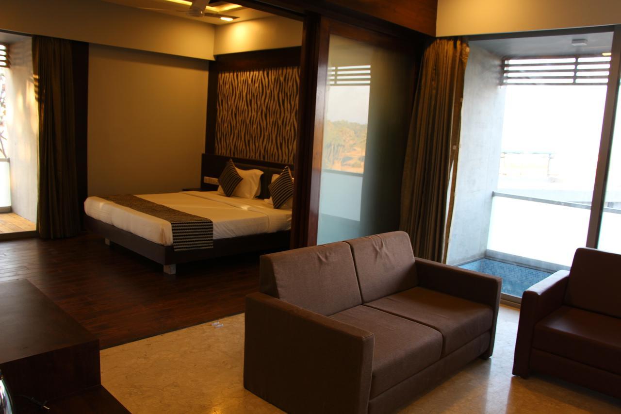 Krishna Beach Resorts - Диу Экстерьер фото